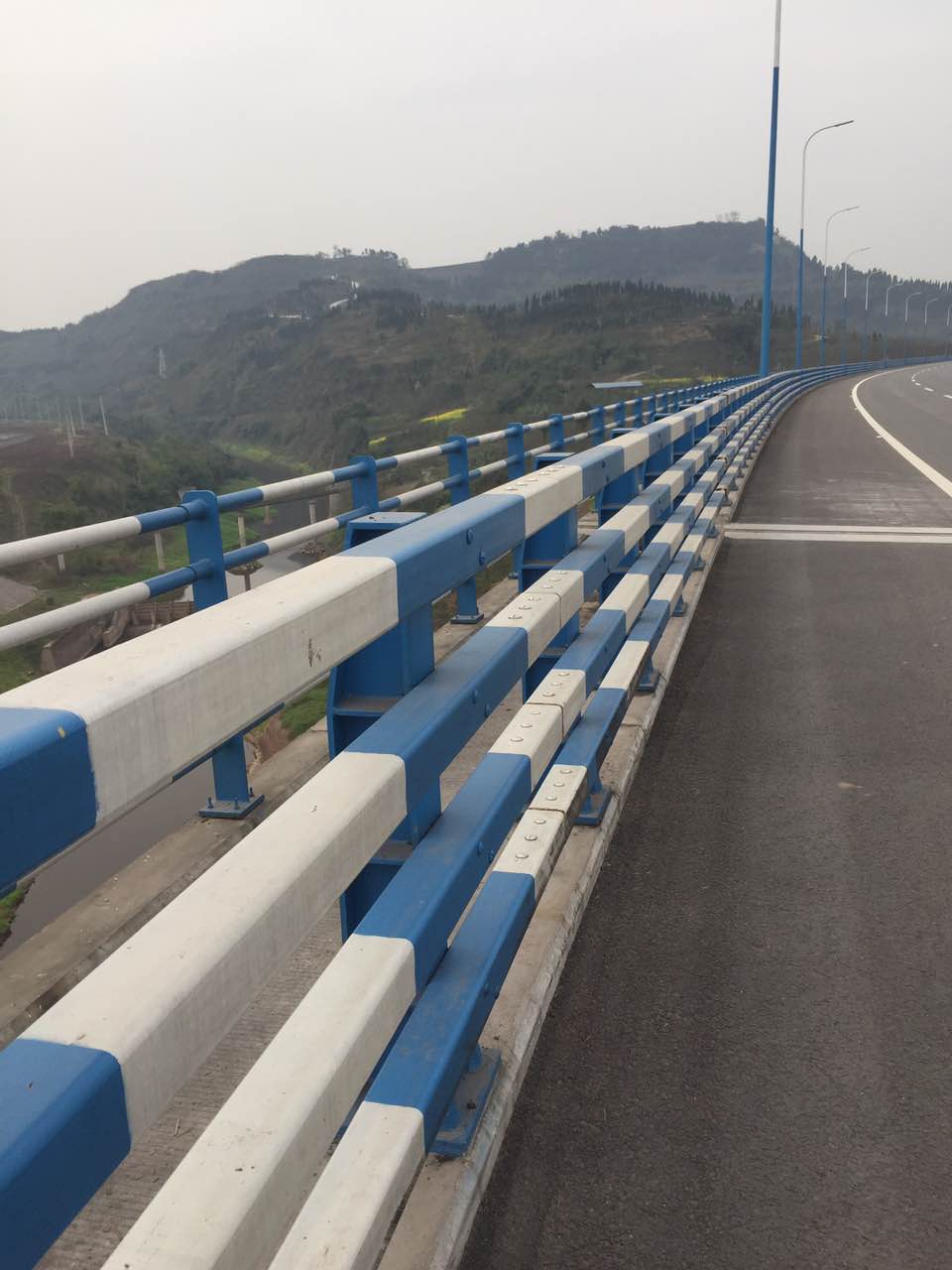 橋梁防撞護欄，防撞護欄